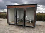Sanitärcontainer vom Typ Pavilion mit drei Kabinen (Ref: S2103)