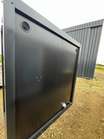 Sanitärcontainer mit Toilette, Waschbecken und anbaubarer Dusche, grau