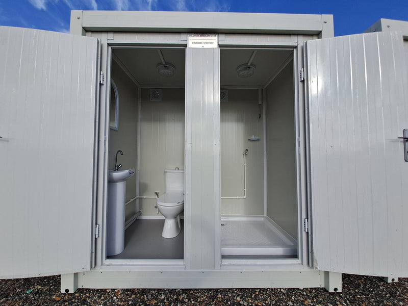 Sanitärmodul: Toilette + Waschbecken + anschließbare Dusche